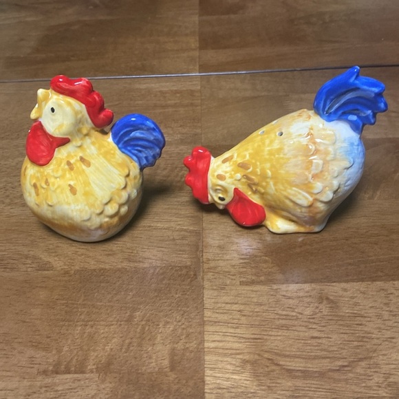 Jacques Pepin Collection Sur La Table Chicken Rooster Salt & Pepper Shakers - Picture 3 of 8